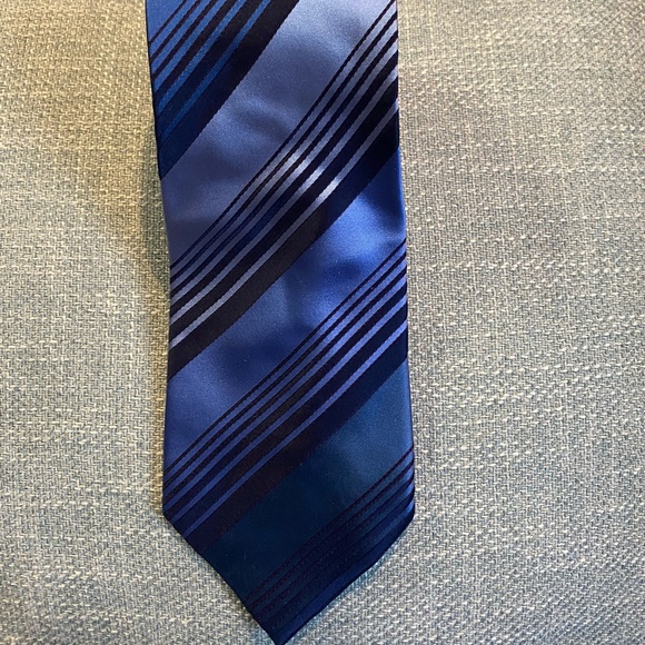 Men’s tie - Picture 3 of 3